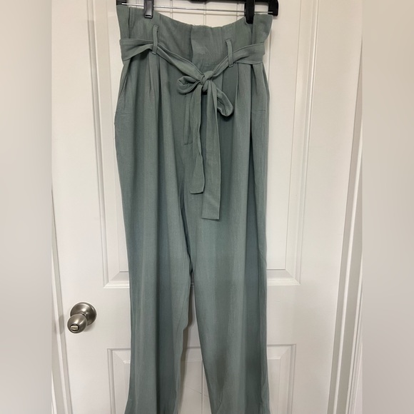Gilli high waist Sage pin tuck linen pants - Picture 2 of 6